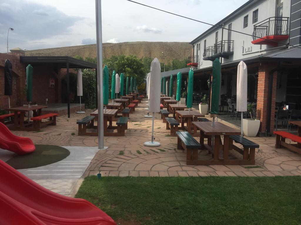 Picanha Grill Guest House & Events Venue Nigel Экстерьер фото